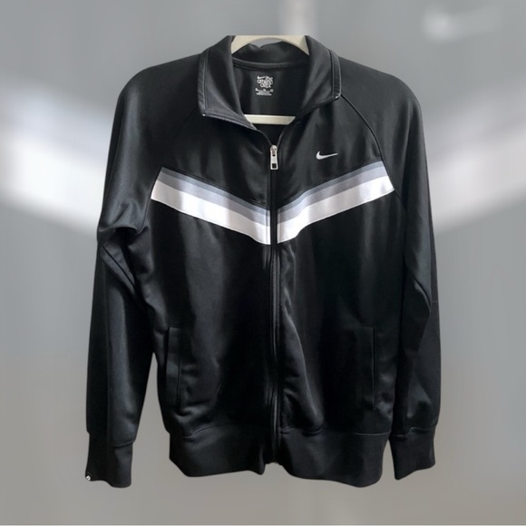 Nike Jackets & Blazers - Nike XL women’s zip jacket